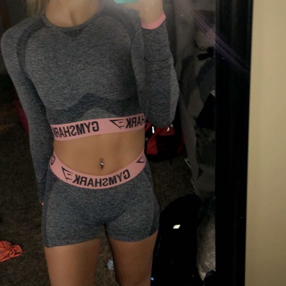 Gym shark long sleeve top and shorts - Picture 2 of 2